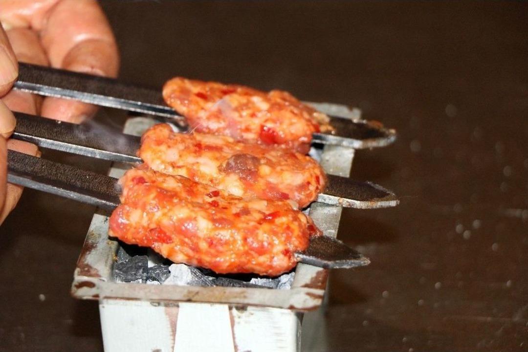 M&uuml;şterilerine &lsquo;cep Mangal&rsquo; İle Servis Yapıyor