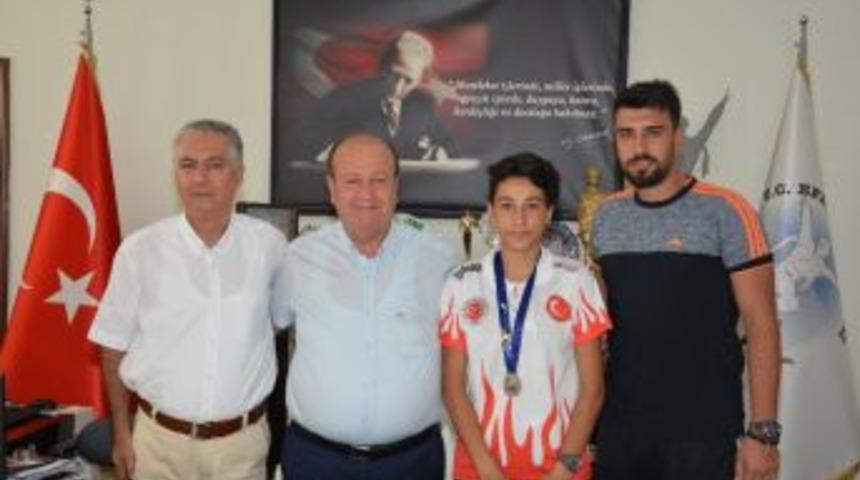 Efeler Belediyesi T&uuml;rkiye İkincisi Nefise&rsquo;yi &Ouml;d&uuml;llendirecek