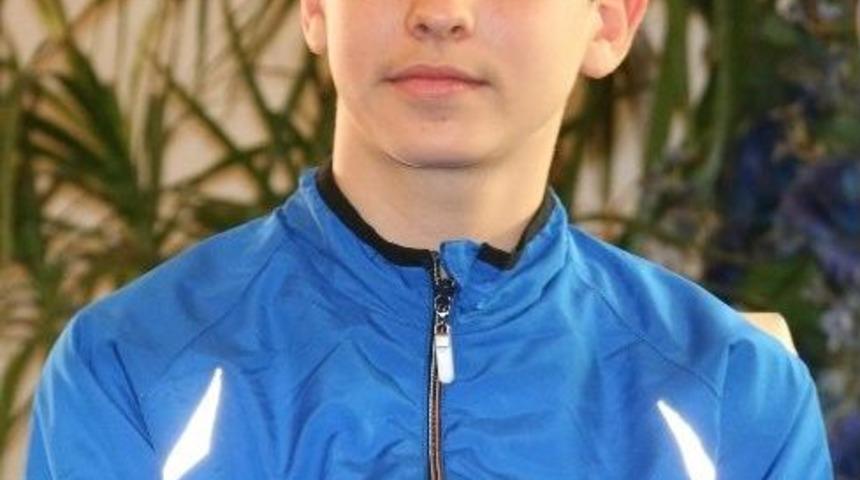 12 Yaşındaki Kaleci Batuhan Kasımpaşa&rsquo;da