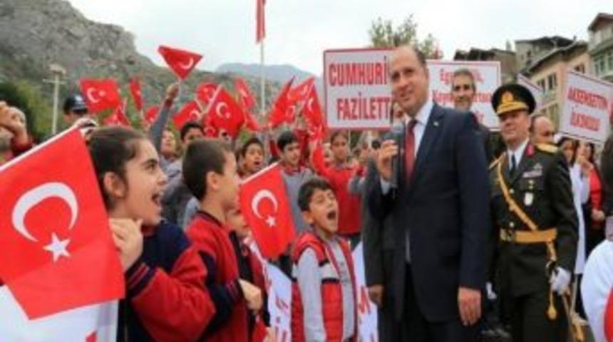 İptal Edilen Resepsiyonun Men&uuml;s&uuml; &Ouml;ğrencilere Gitti