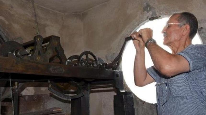 Saat Kulesi'nde Bir &Ouml;m&uuml;r