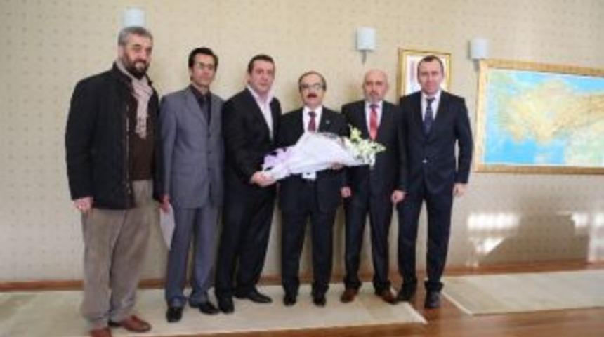 Vali Coş, Eczacı Teknisyenlerini Kabul Etti