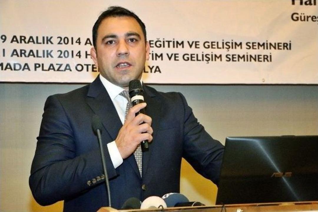 Asrın G&uuml;reş&ccedil;isi, Antren&ouml;r Ve Hakemlerle Buluştu