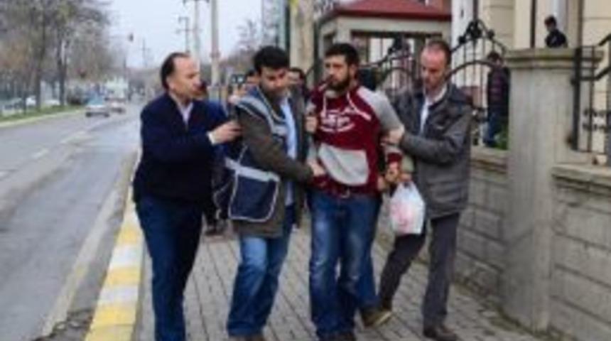 Evlerden Televizyon Ve Cep Telefonu &Ccedil;alan Hırsızları Parmak İzi Yakalattı