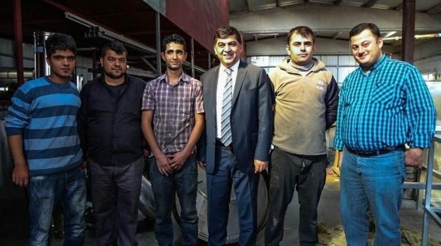 Başkan Fadıloğlu’na Halıcılar Sitesi Esnafından Sıcak Karşılama