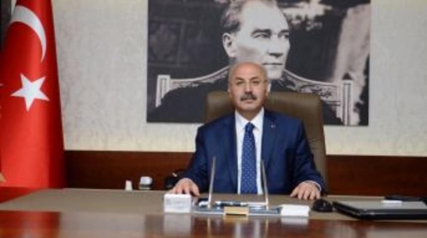 Vali K&ouml;şger, Adnan Menderes&rsquo;i Unutmadı