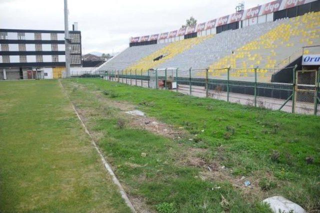 Alsancak Stadı nın Hali İçler Acısı 2