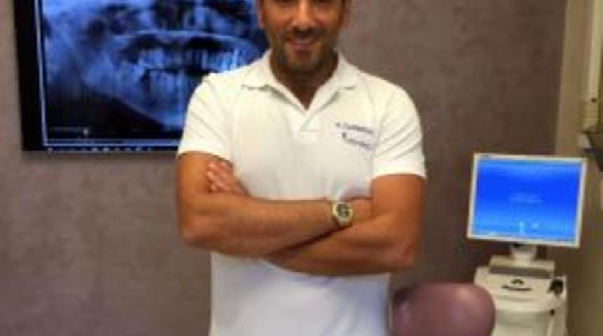 G&uuml;lerken Diş Etleriniz G&ouml;r&uuml;n&uuml;yorsa Dikkat