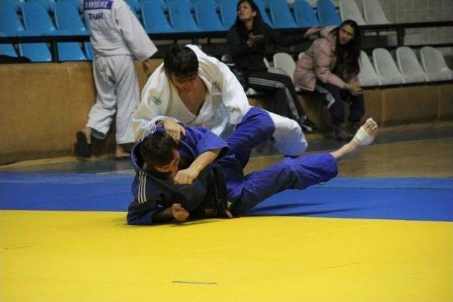 Erzincan Judo Grup Müsabakalarına Ev Sahipliği Yaptı