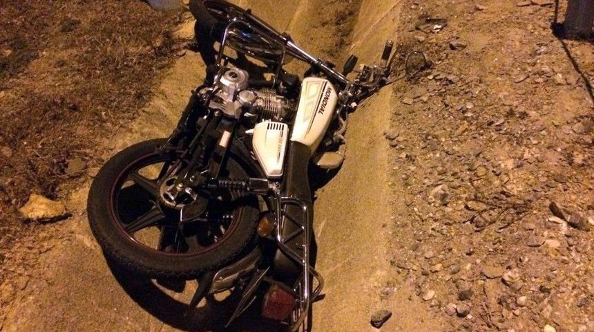 Motosikletli Gencin Ş&uuml;pheli &Ouml;l&uuml;m&uuml;