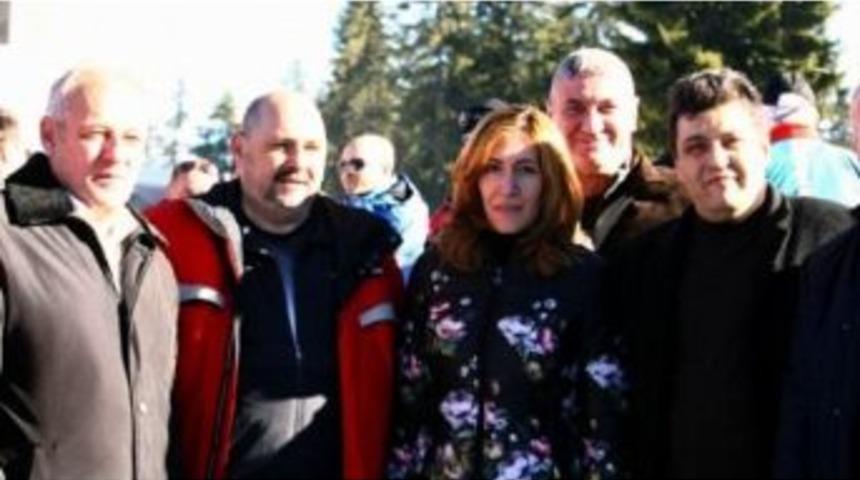 Komşudaki Kayak Merkezi A&ccedil;ılışına Katıldılar