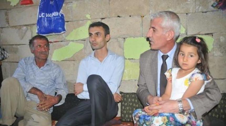 Y&uuml;ksekova'da Barakada Yaşayan Aileye Destek S&ouml;z&uuml;