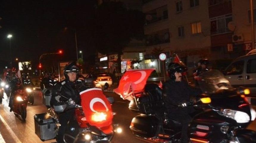 Manisa&rsquo;da Cumhuriyet Korteji