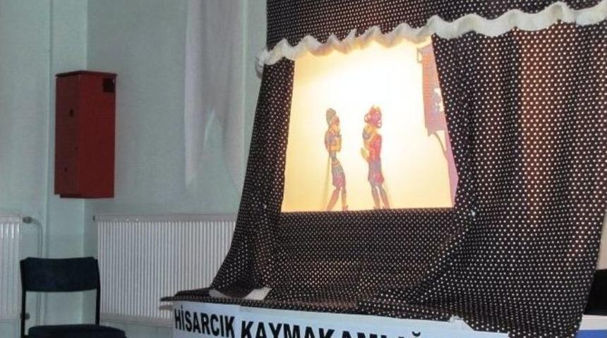 &Ouml;ğrencilere Karag&ouml;z Hacıvat G&ouml;sterisi