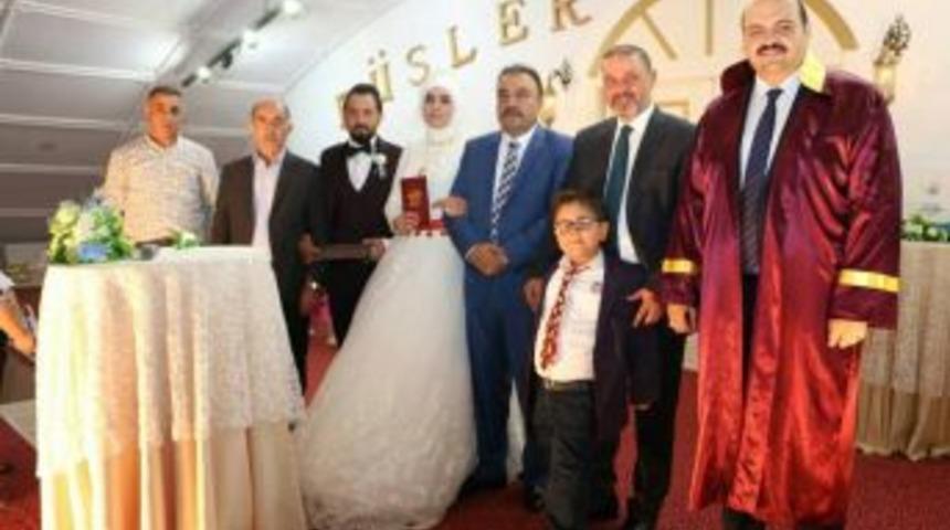 Karaca Ailesinin Mutlu G&uuml;n&uuml;