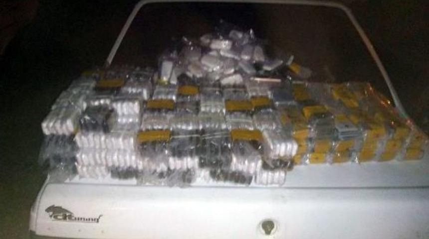 Irak Plakalı Otomobilde 768 Ka&ccedil;ak Cep Telefonu