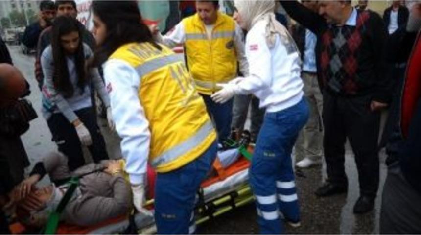 Otomobilin &Ccedil;arptığı Kadın Yaralandı