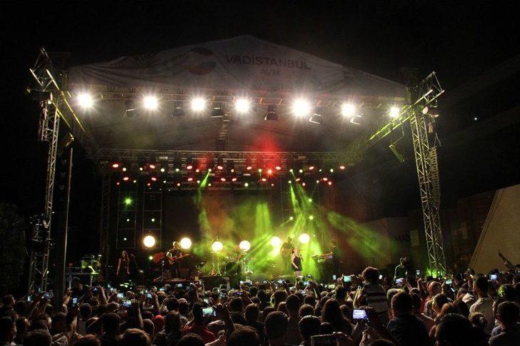 Vadistanbul Avm, Kapılarını Sertap Erener’le Açtı G2