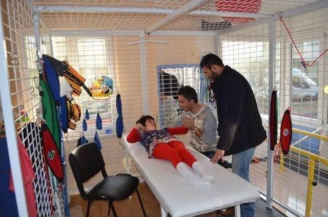 Işıldak&rsquo;tan &Ouml;zel Eğitim Merkezine Ziyaret 1