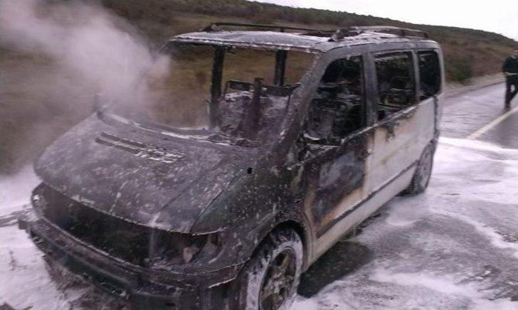 Seyir Halindeki Minibüs Alev Alev Yandı G2