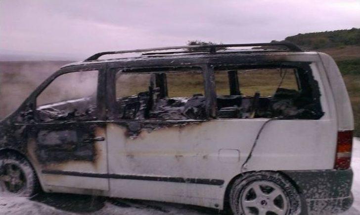 Seyir Halindeki Minibüs Alev Alev Yandı G3