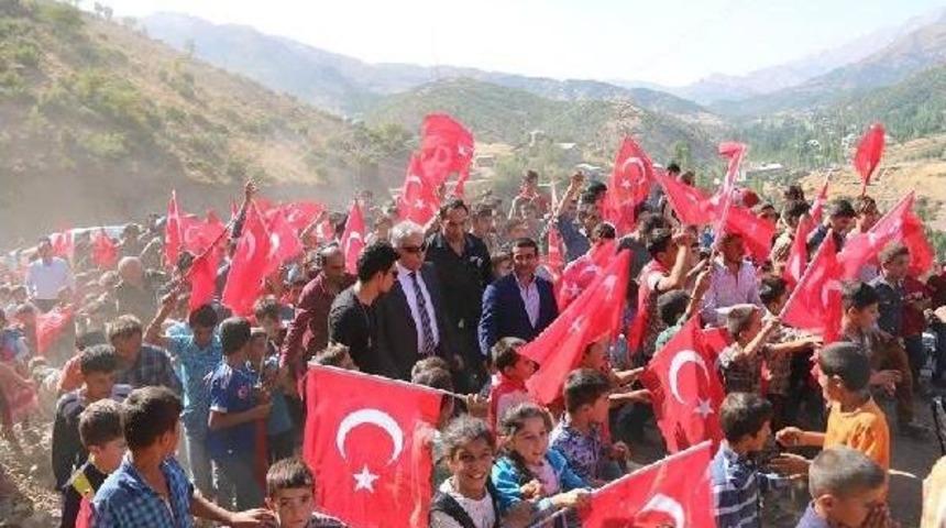 Şemdinli'de G&uuml;venlik Korucusunun Taziyesinde Pkk'ya Tepki