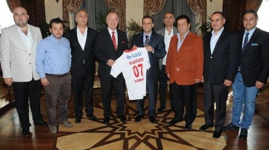 Antalyaspor Kul&uuml;b&uuml;&rsquo;nden Vali T&uuml;rker&rsquo;e Ziyaret