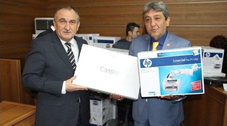 Belediye Başkanı Yılmaz&rsquo;dan Muhtarlara Laptop Desteği