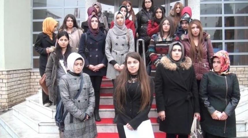 &Uuml;lk&uuml;c&uuml; Kızlar Huzur Evini Ziyaret Etti