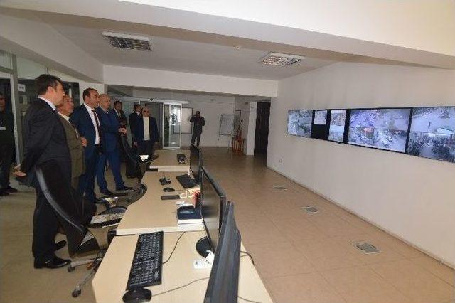 Kaymakam &Uuml;nl&uuml;soy Ve Başkan &Ouml;zt&uuml;rk Mobese Merkezini Gezdi 1