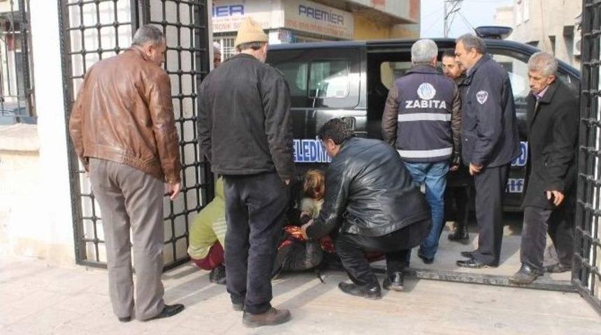 Zabıtayı G&ouml;r&uuml;nce Bayılma Numarası Yaptı