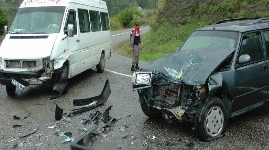 Aracını Muayeneye G&ouml;t&uuml;rd&uuml;, D&ouml;n&uuml;şte Kaza Yaptı