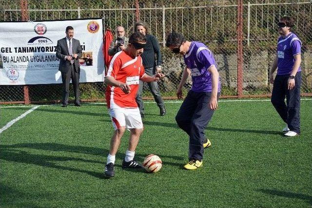 G&ouml;rme Engellilerden Futbol Şovu 1