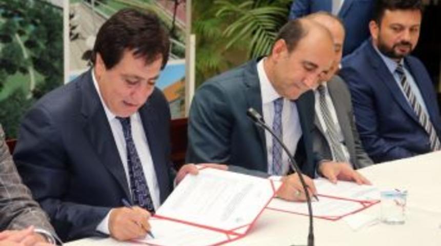 Bursa’da Öğrencilerin Okula Giriş Saatlerini Vali Küçük Açıkladı