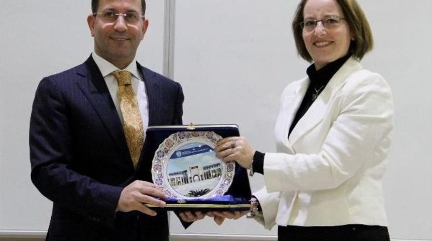 Ua&uuml;&rsquo;de &ldquo;turizm Ve Otelcilikte Kariyer Seminerleri&rdquo;