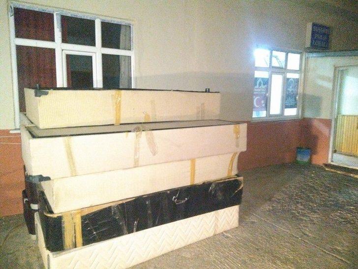 Sivas’ta 250 Bin Liralık Kaçak Sigara Ele Geçirildi G3