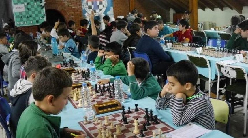 Edirne&rsquo;de Cumhuriyet Bayramı Satran&ccedil; Turnuvası D&uuml;zenlendi