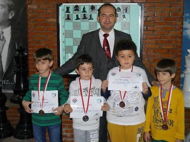 Edirne’de Cumhuriyet Bayramı Satranç Turnuvası Düzenlendi