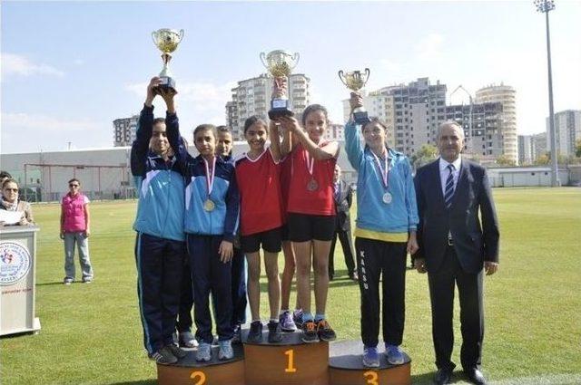 Cumhuriyet Kupası Kros Yarışmaları Büyük Heyevana Sahne Oldu
