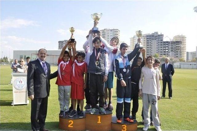 Cumhuriyet Kupası Kros Yarışmaları Büyük Heyevana Sahne Oldu