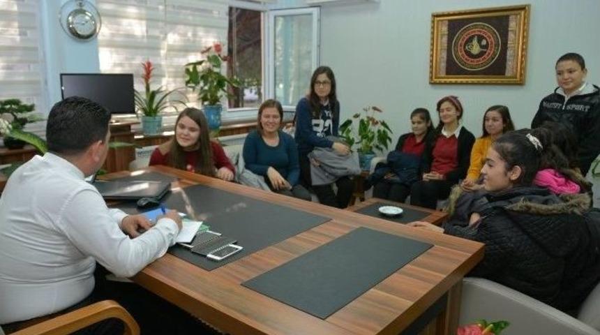 &Ouml;ğrencilerden Yunusemre Belediyesi&rsquo;ne Ziyaret
