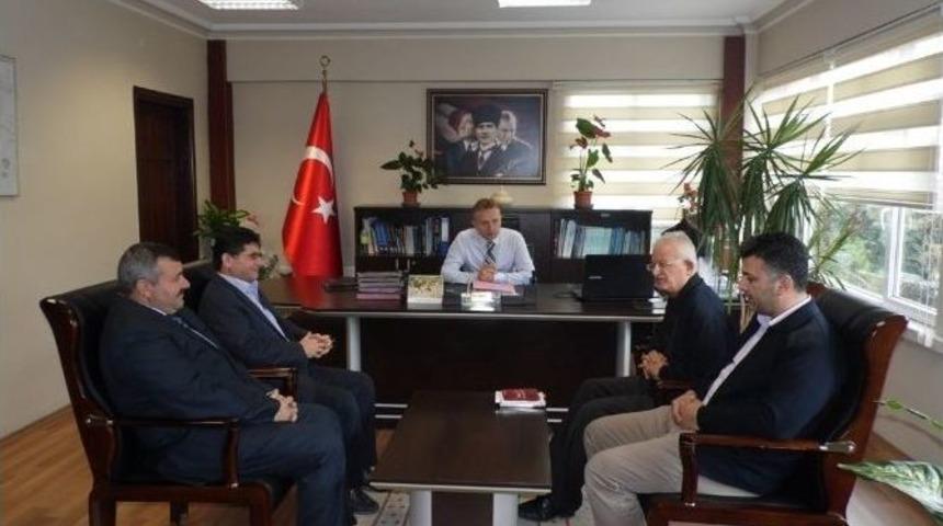 Sadakat Vakfı Y&ouml;neticileri, Kaymakam Tanrıkulu&rsquo;nu Ziyaret Etti