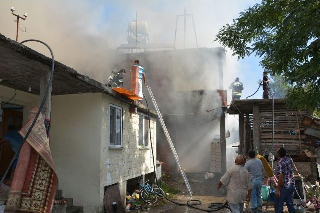 19 Mayıs&rsquo;ta Ev Yangını