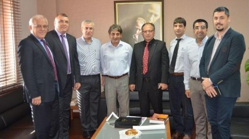 Kavi: "sorunlar Adanalılık Bilinciyle &Ccedil;&ouml;z&uuml;lebilmeli"