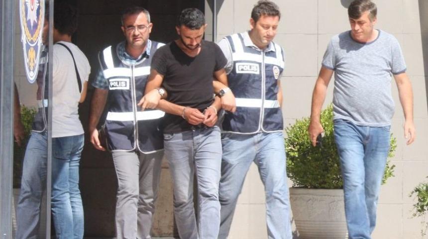 Fabrikadan Bir Milyon Liralık Kalıp &Ccedil;alan Hırsız İşyerinin Sigortalı Şof&ouml;r&uuml; &Ccedil;ıktı