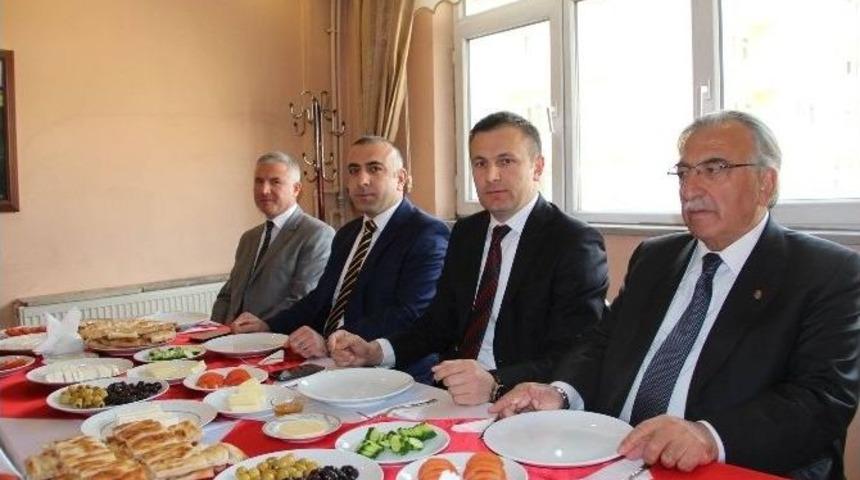 Kaymakam Zengin, Kurum Amirleri İle Kahvaltıda Buluştu