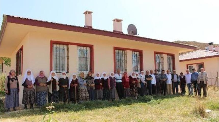 Afetzedeler: Konutları Alın Bizi De Huzur Evine Yerleştirin