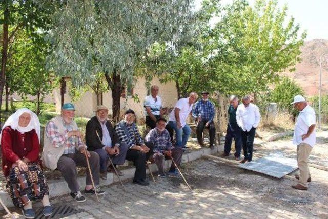 Afetzedeler: Konutları Alın Bizi De Huzur Evine Yerleştirin