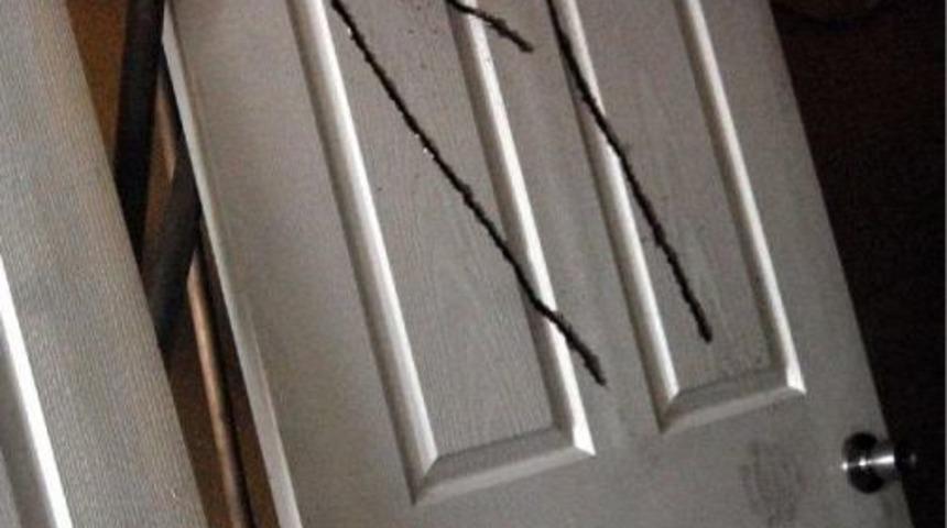 Motorlu Testereyle Belediyeyi Bastı, Başkan Pencereden Ka&ccedil;tı