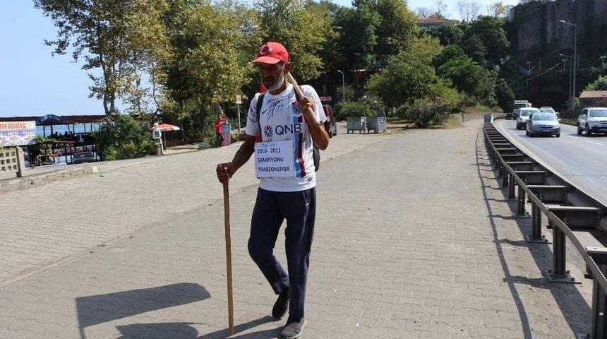 Şehit Eren B&uuml;lb&uuml;l&rsquo;&uuml;n Mezarını Ziyaret İ&ccedil;in Kilometrelerce Yol Y&uuml;r&uuml;d&uuml;